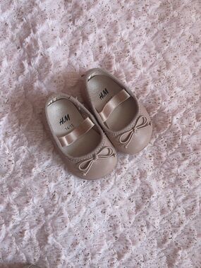 H&M Blush Pink Baby Mary Jane Ballet Flats with Bow